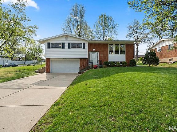 3rd image of 5100 Caribee Dr