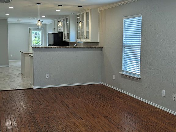 3rd image of 3003 E Martin Luther King Blvd