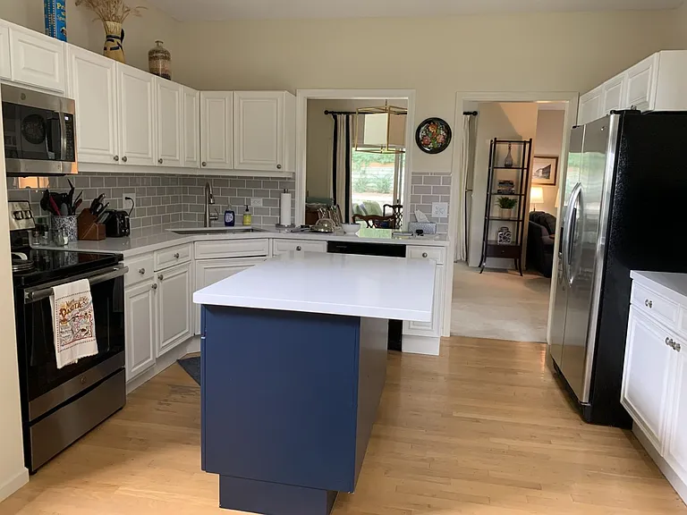 141 Edgewood Ct — Photo 16