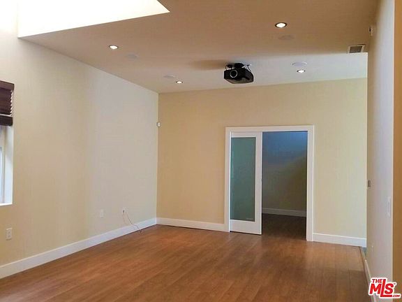 4th image of 7711 Lexington Ave Unit 1/2