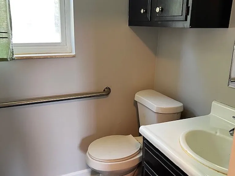 756 Lawrence Ave — Photo 6