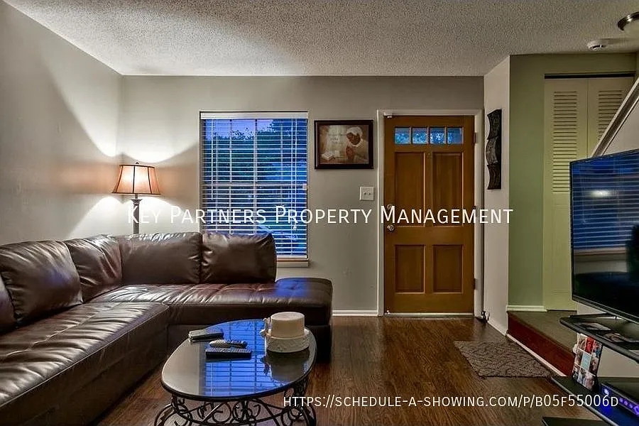 8023 E 88th - Updated Duplex! — Photo 4