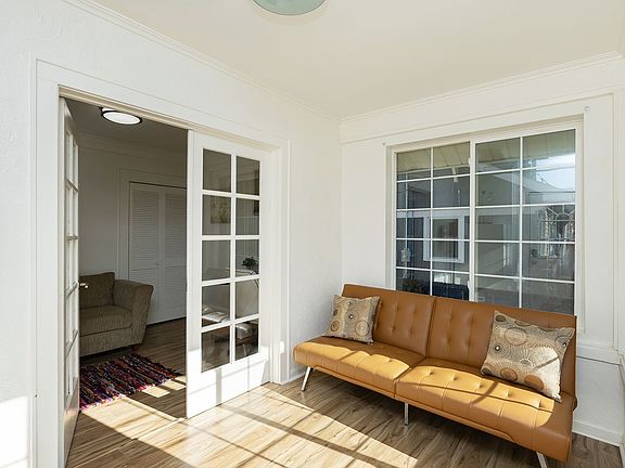 3rd image of 3111 Leado Ave