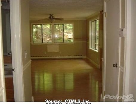 Nice entry to livingroom