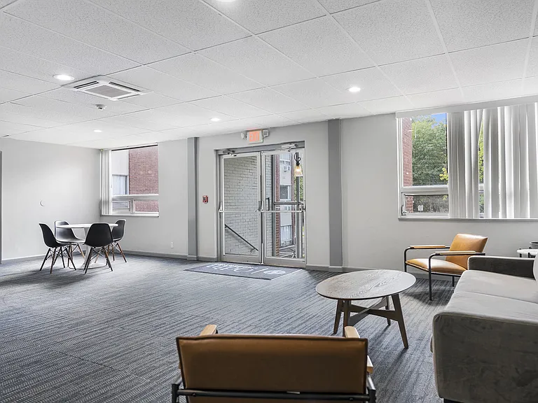 Campus Edge Apts — Photo 16