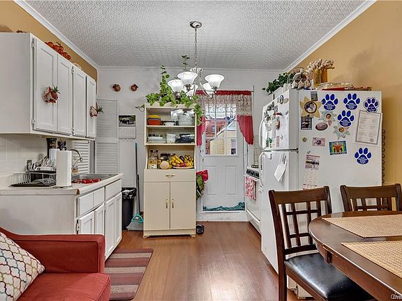 5th image of 1546 Saint Lawrence Ave