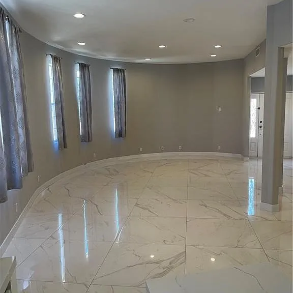 2256 Montrose Ave #1 — Photo 8