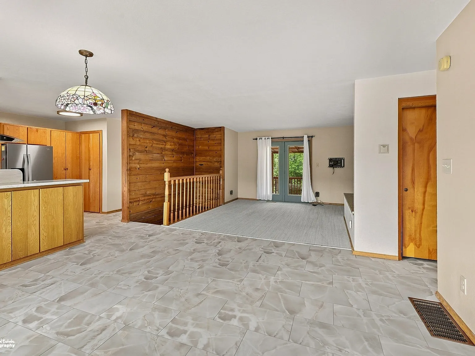 5 bed, 3.5 bath, 2400 sqft, $3,500 — Photo 4