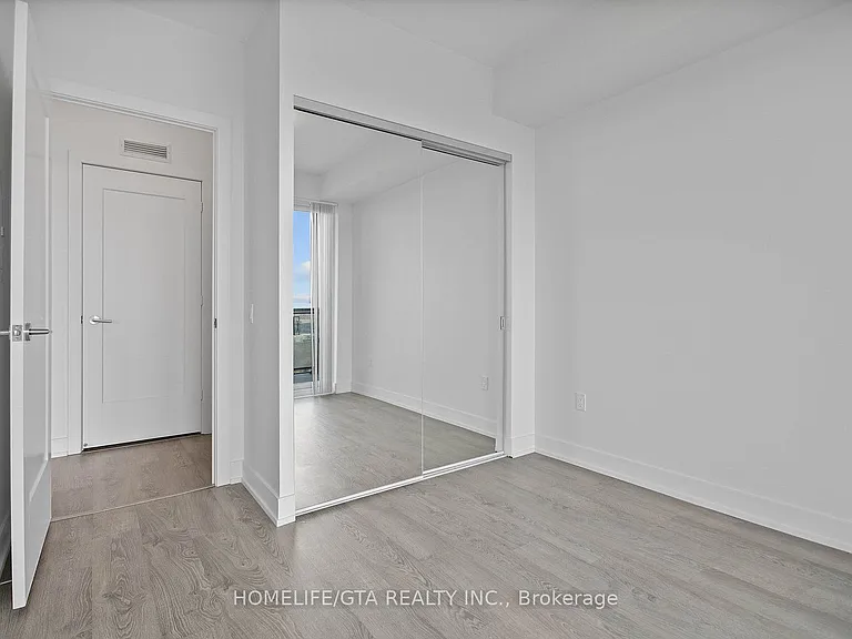 20 Inn On The Park Dr #1838 — Photo 18