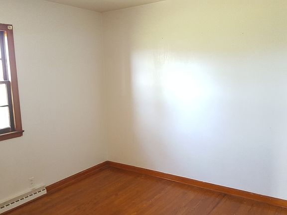 4th image of 318 N Church St
