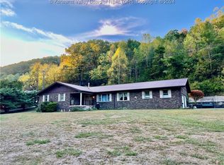 753 Daniel Boone Pkwy, Foster, WV 25081