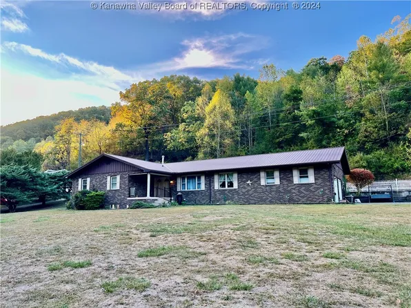 753 Daniel Boone Pkwy, Foster, WV 25081