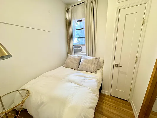 Rented by J PRESTON AND ASSOCIATES INC | media 4
