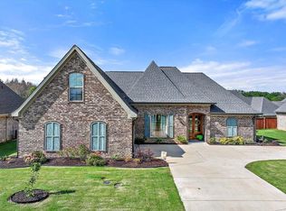 409 Duke Ct, Flowood, MS 39232