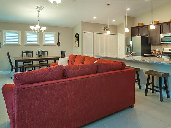 5th image of 728 Honeybell Ct SW