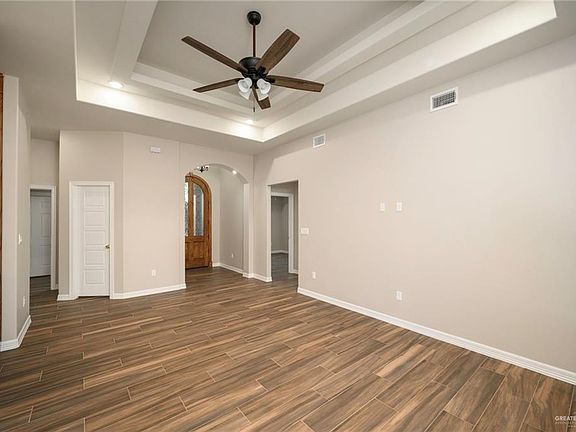 4th image of 714 Lincoln St