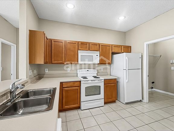 3rd image of 4470 Waterside Pointe Cir