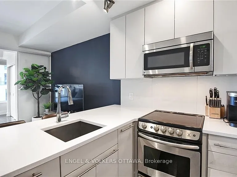 108 Richmond Rd #208 — Photo 6