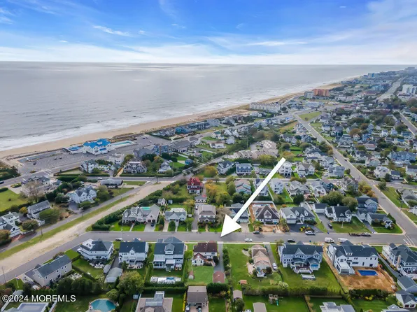 7 Anderson St, Monmouth Beach, NJ 07750