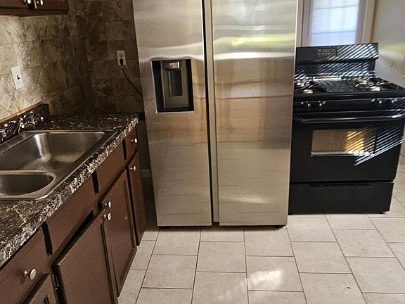 5th image of 25554 Andover Dr