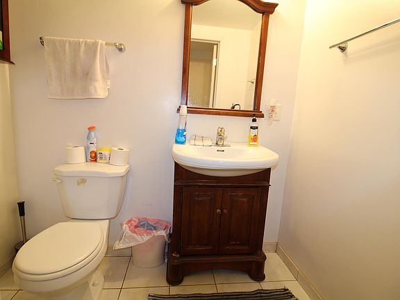 3rd image of 850 N Maplewood Ave #G