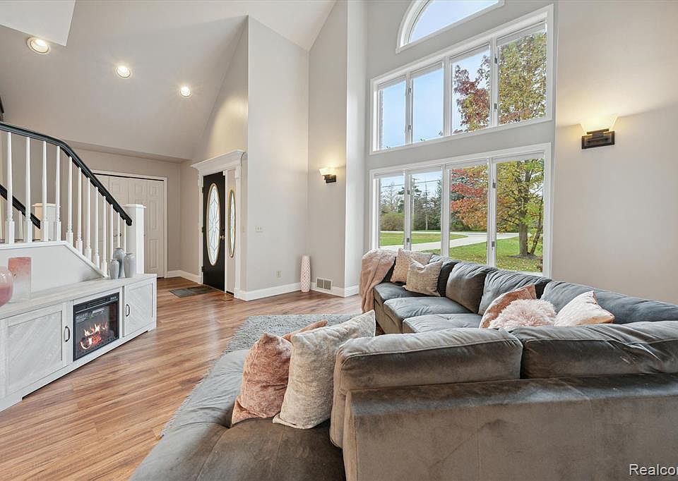 2279 E Reid Rd, Grand Blanc, MI 48439 MLS 20230095043 Zillow