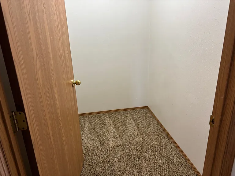 109 E Luverne St — Photo 35