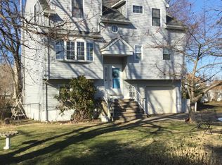 17 Florence Pl, Middletown, NJ 07748