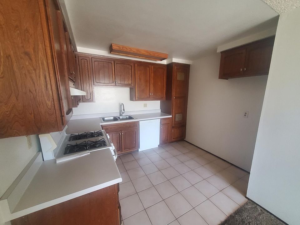 2nd image of 3700 Highland Dr Unit 4