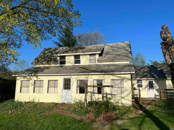 11026 E Center St, Otterbein, IN 47970