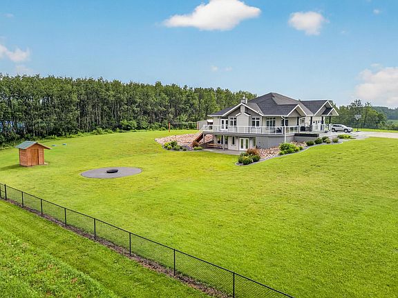 3rd image of 52502 Range Rd #22-A