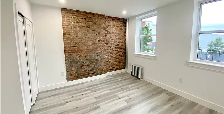 Rented by Jonis Realty | media 2