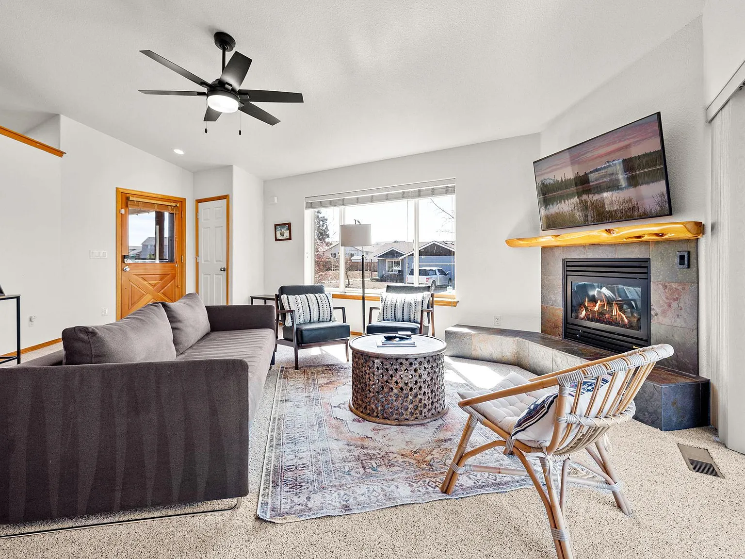 3 bed, 1584 sqft, $3,100 — Photo 3