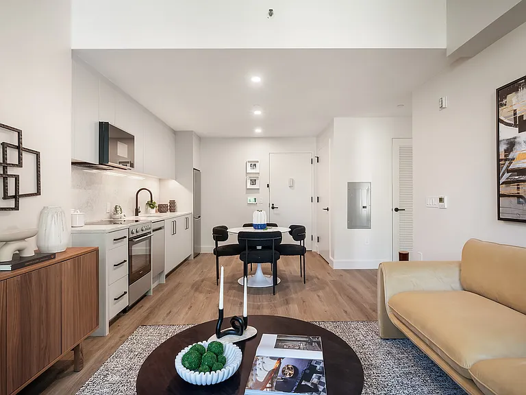 75 Dupont St #708 — Photo 4