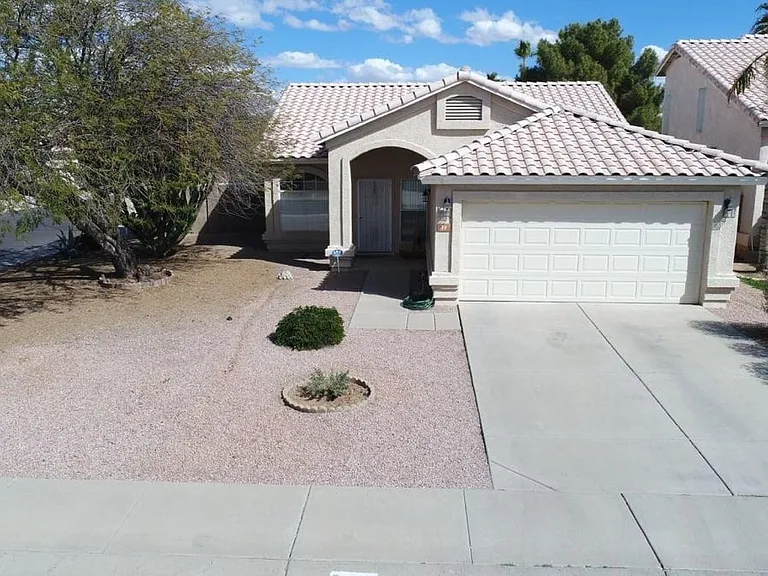 39 N Pueblo St — Photo 1