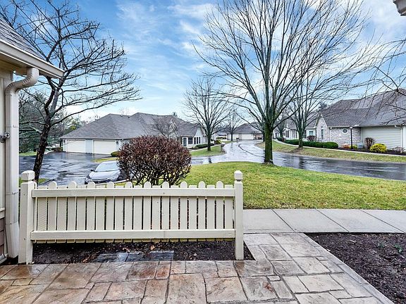 4th image of 792 Stone Ridge Way