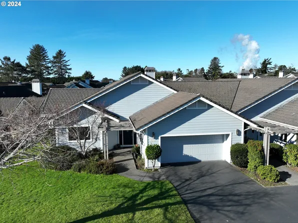 216 Schooner Bay Dr, Brookings, OR 97415