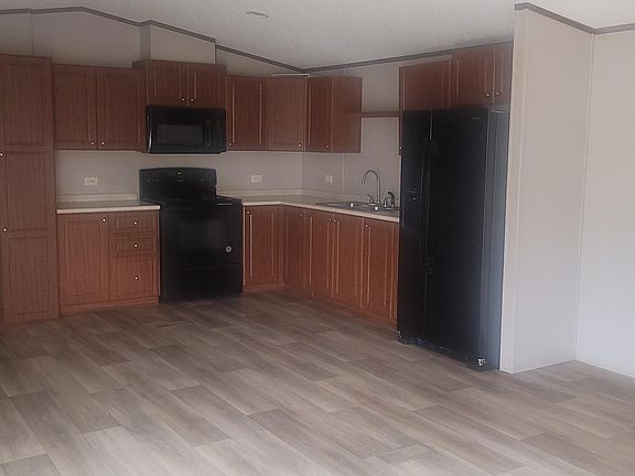 Open kitchen for a more spacious area.