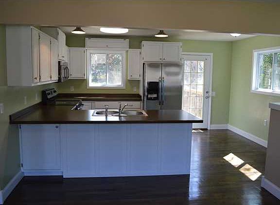 3rd image of 2022 Carol St