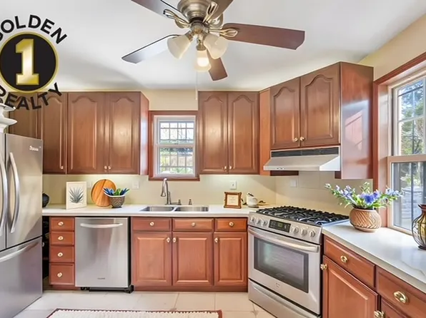 6324 Alderton St, Rego Park, NY 11374