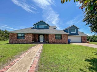 205 Tanglewood Dr, Enid, OK 73703