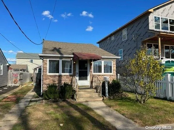 30 North Boulevard, East Rockaway, NY 11518