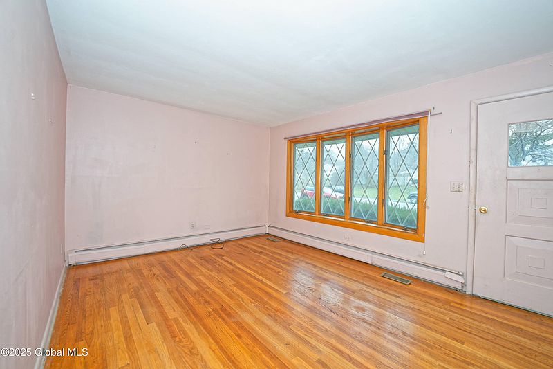4th image of 3 Caroline Street