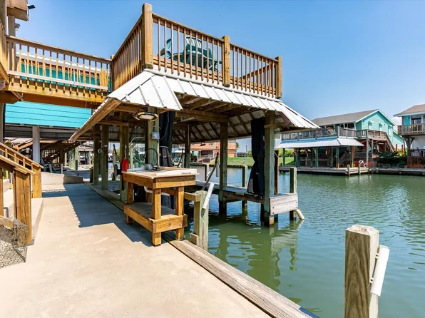 1188 Boyt Rd, Crystal Beach, TX 77650