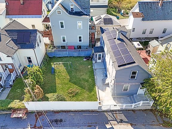2nd image of 25 Railroad St