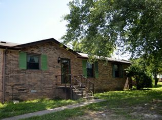 709 Overton Dr, Clarksville, TN 37042