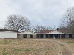 215 Clingan Ln, Pontotoc, MS 38863