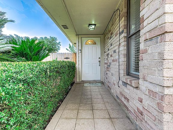 4th image of 11014 Landsbury Ct