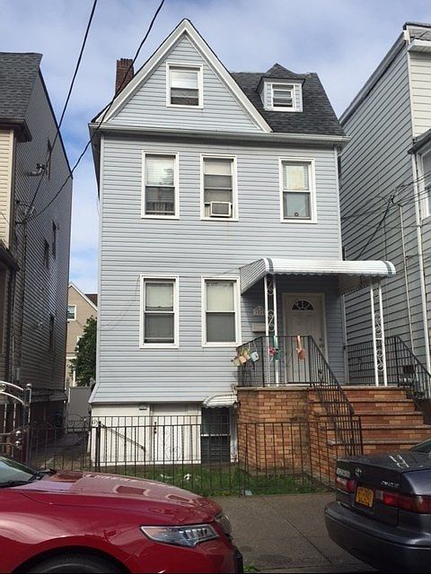 2nd image of 1519 Lurting Ave