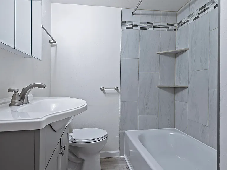 Bathroom 2/2 Downstairs